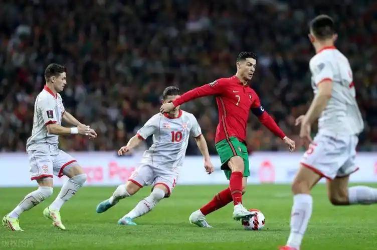 包含德国主场碾压爱沙尼亚，葡萄牙逆袭捧胜的词条