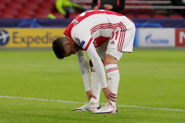 乐鱼官网-阿贾克斯被利物浦逼平，取得一分