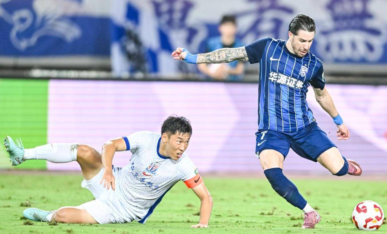 包含苏宁客场不敌权健，失去领头羊位置，中超竞争激烈的词条